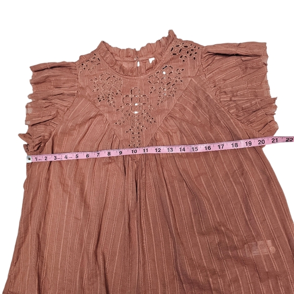 NWT Universal Thread Eyelet Ruffle Short Sleeve Cotton Top Juniors Size Large - Picture 5 of 9